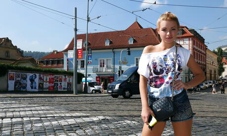 Luscious redheaded youthful Malinda A denudes big boobies and shaved pussy in bath