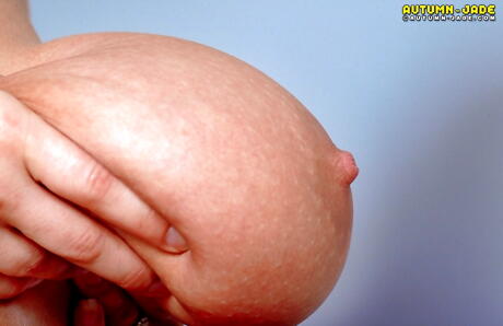 Alluring american milf Autumn Jade exhibiting big titties and hairy pussy 